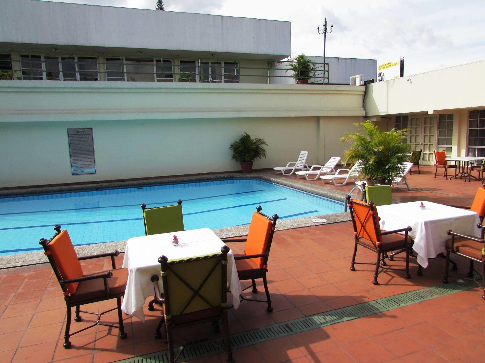 Siesta Hotel And Casino Antiguo Cuscatlán Buitenkant foto